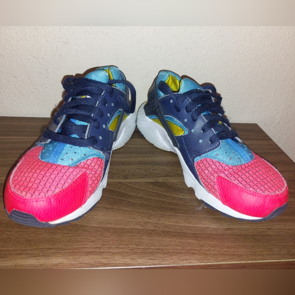 Boys Nike Huraches Run Ultra "Spider-Man " Size 5